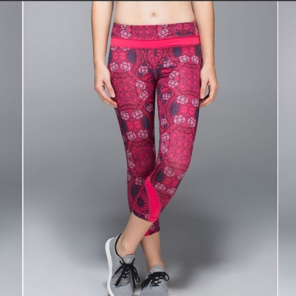 Lululemon Run: Inspire Crop II *All Full-On Luxtreme. Pink. Capri Legging. 4. - Picture 1 of 13